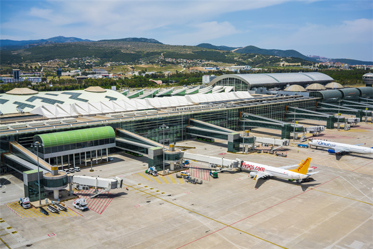 İzmir Adnan Menderes Havalimanı Araç Kiralama
